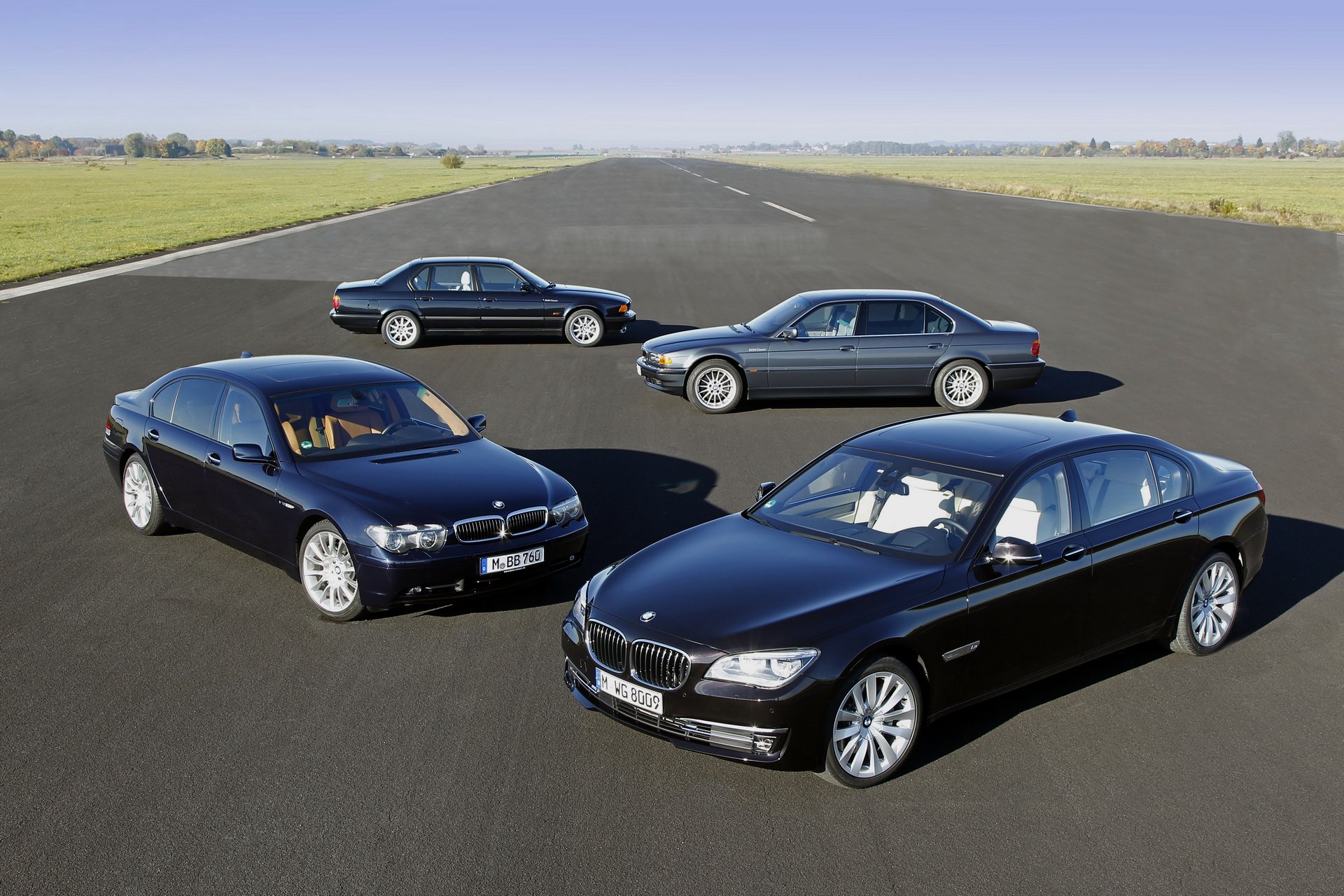 Nhìn lại quá trình “lột xác” của siêu sedan BMW 7-Series qua-trinh-lot-xac-bmw-7series-13.jpg