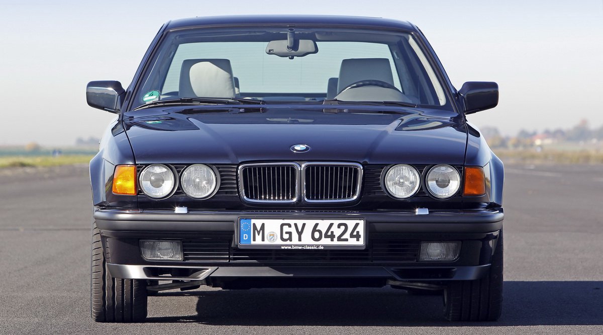 Nhìn lại quá trình “lột xác” của siêu sedan BMW 7-Series qua-trinh-lot-xac-bmw-7series-4.jpg