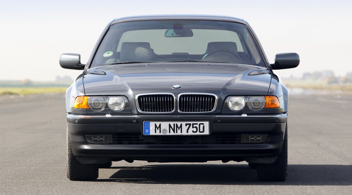 Nhìn lại quá trình “lột xác” của siêu sedan BMW 7-Series qua-trinh-lot-xac-bmw-7series-6.jpg