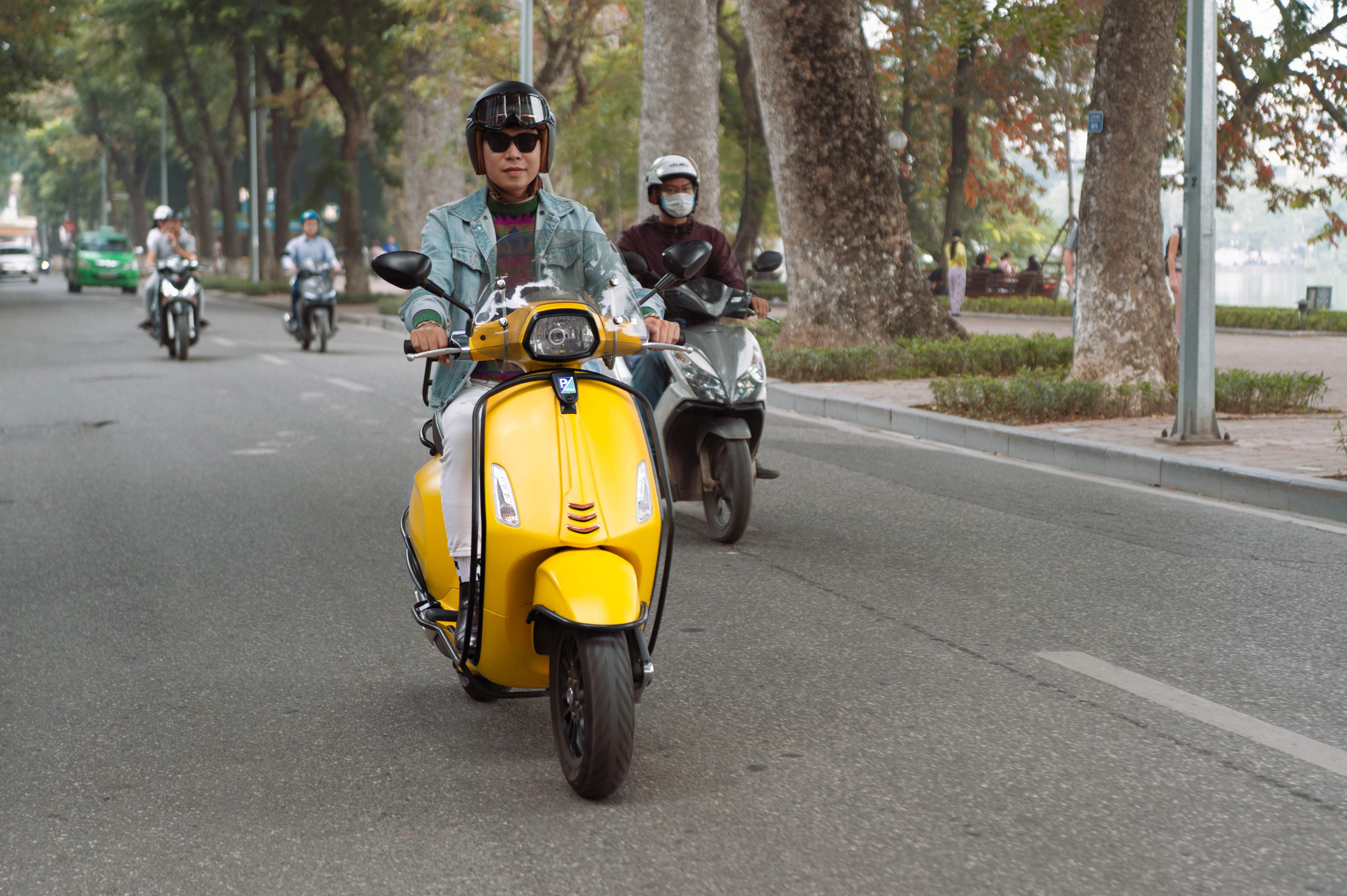 Vespa Sprint 125: Enhancing the style of men with piaggio-sprint-3.jpg