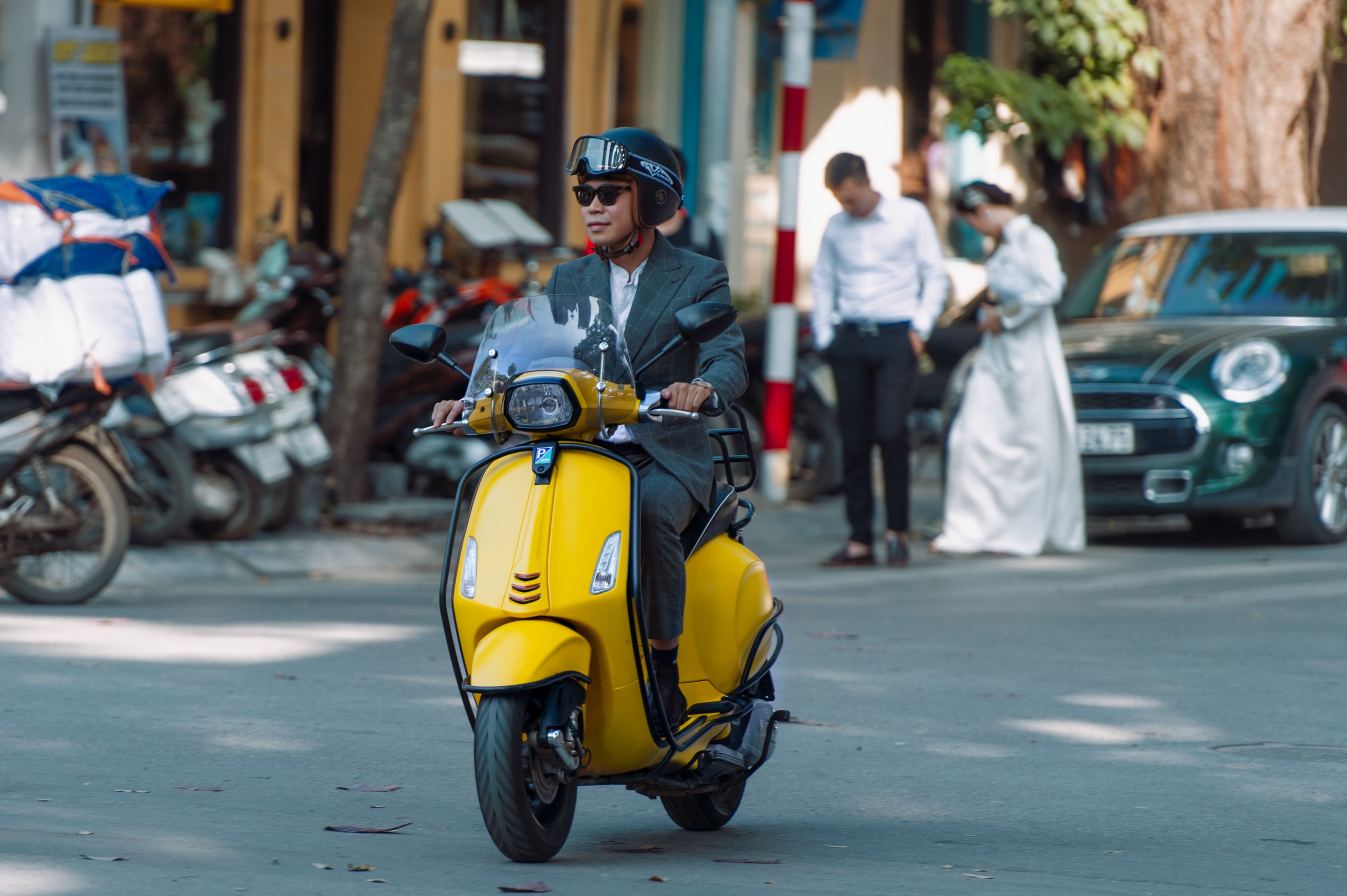 Vespa Sprint 125: Enhancing the style of men with piaggio-sprint-5.jpg