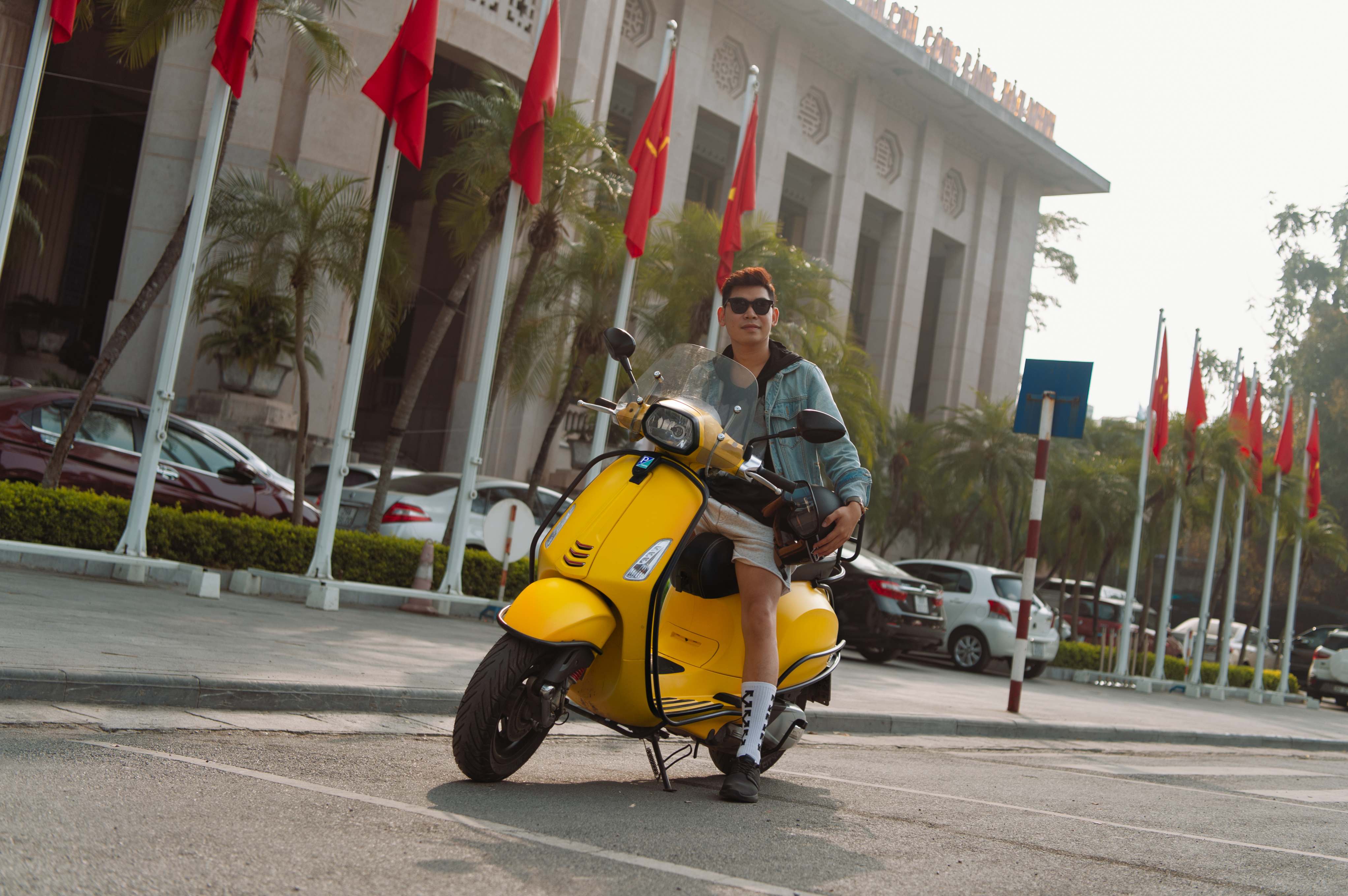 Vespa Sprint 125: Enhancing the style of men with piaggio-sprint-7.jpg