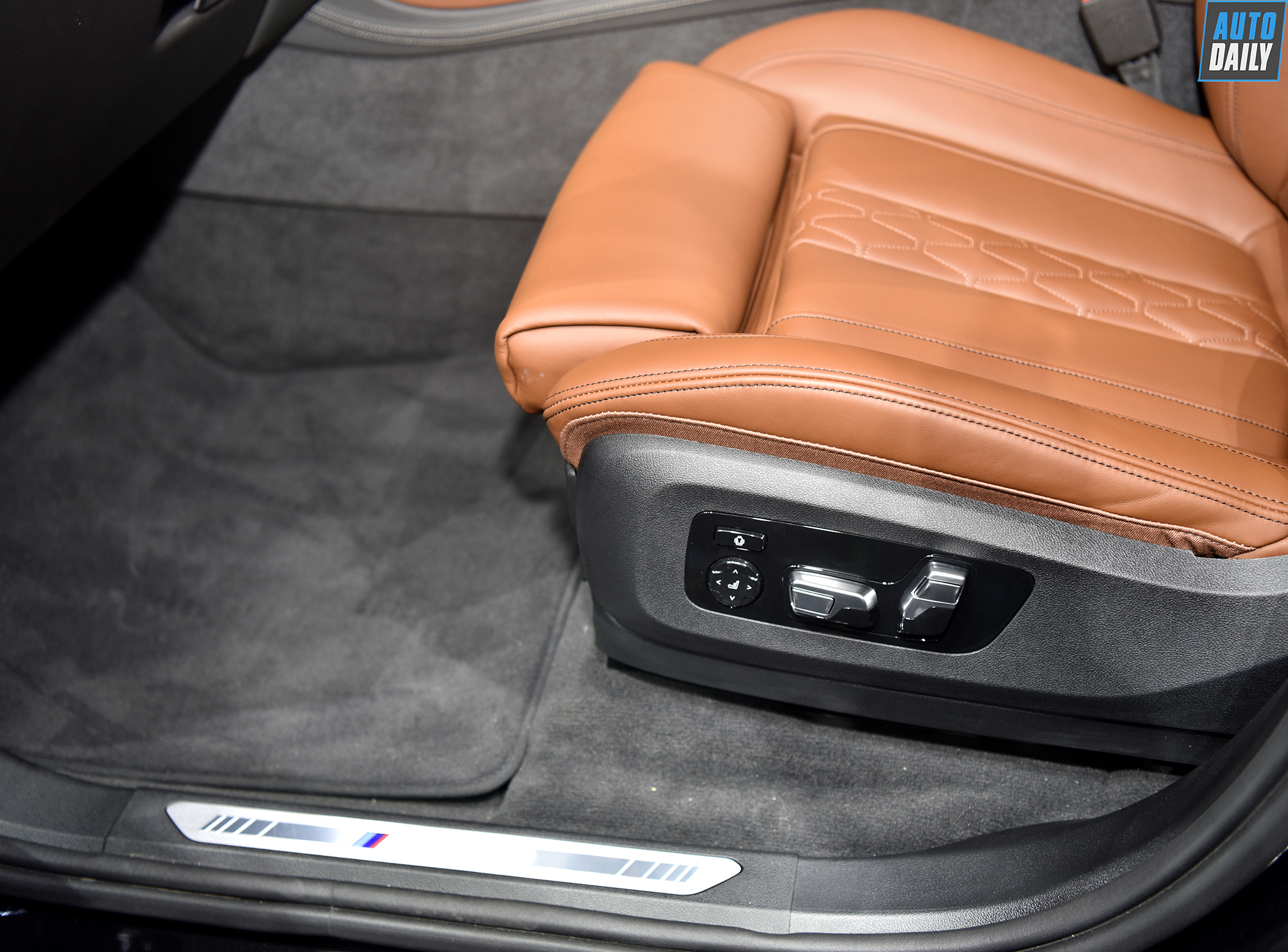 Ảnh chi tiết BMW X7 2019 tại Bangkok Motor Show bmw-x7-2019-bangkok-motor-show-autodaily-026.jpg