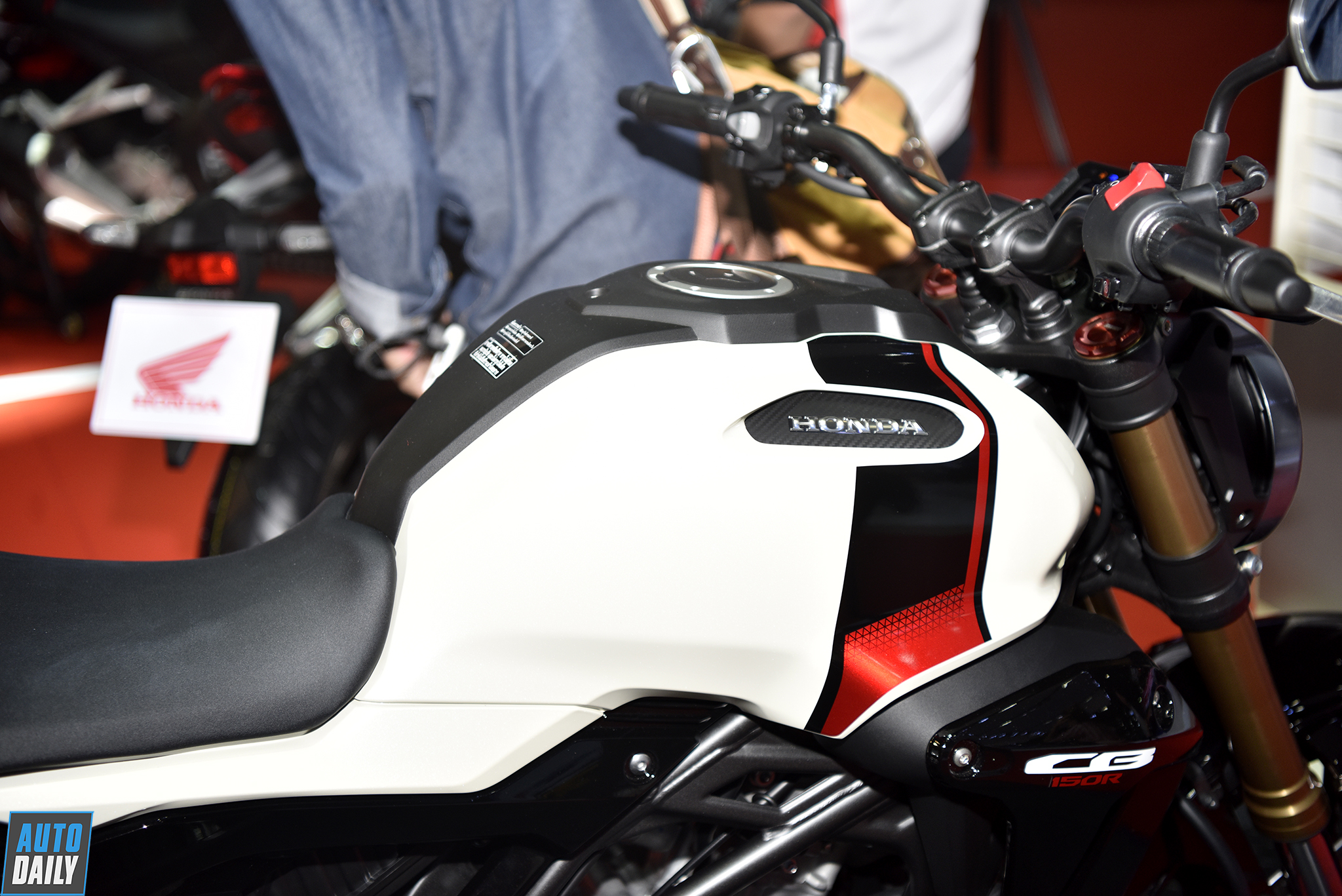 Ảnh chi tiết Honda CB150R 2019 honda-cb150r-2019-bangkok-motor-show-autodaily-09.jpg
