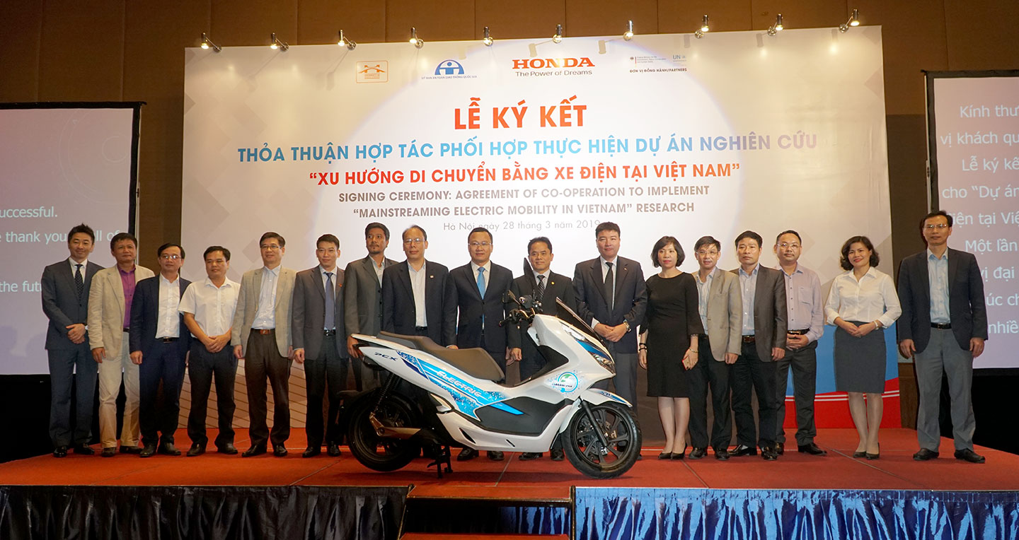 le-ky-ket-xe-dien-honda-02.jpg