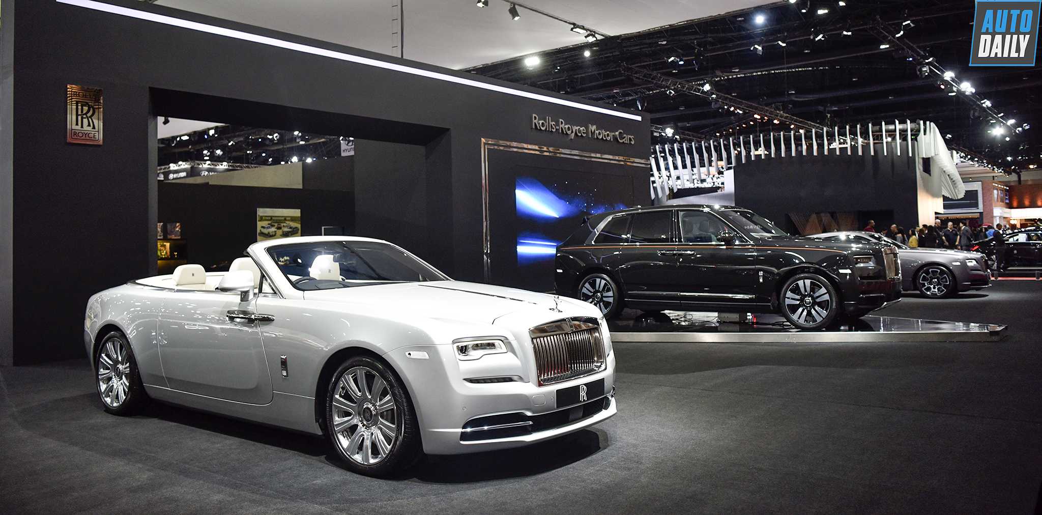 Rolls Royce Ghost  Luxury Limousines transfer from airport to hotel