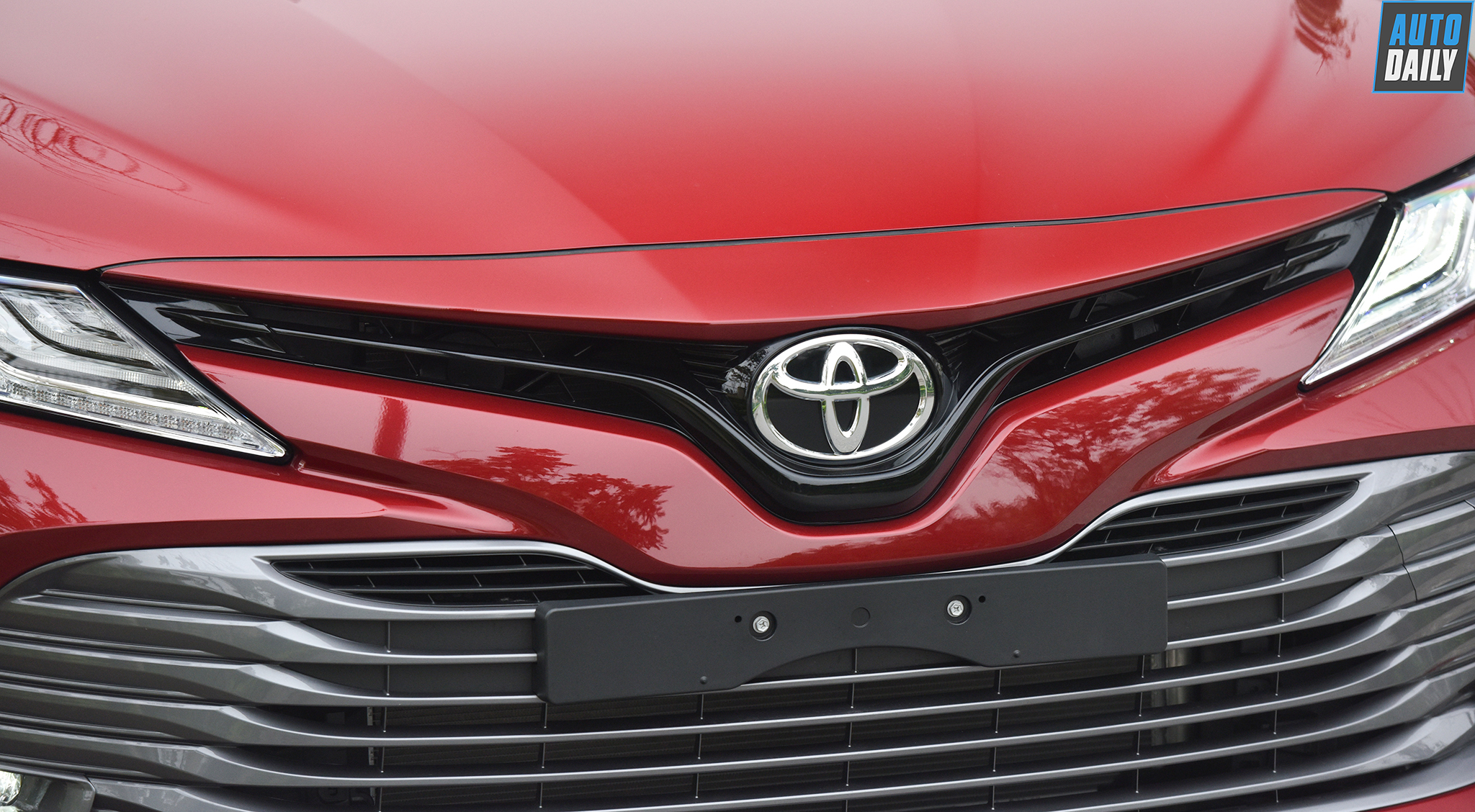 Ảnh chi tiết Toyota Camry 2019 tại Việt Nam toyota-camry-201933.jpg