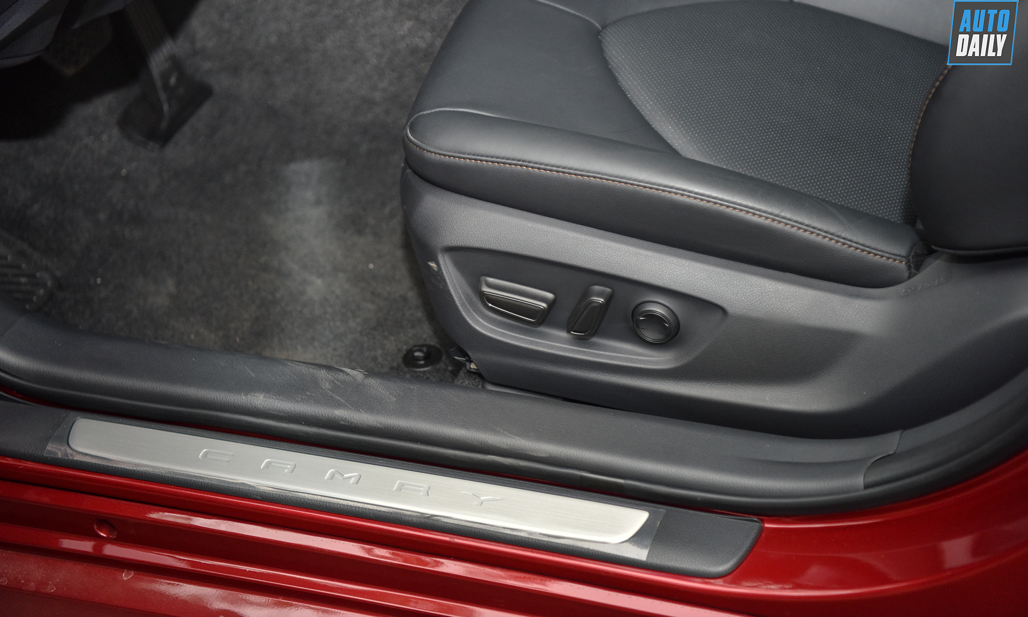 Ảnh chi tiết Toyota Camry 2019 tại Việt Nam toyota-camry-201947-copy.jpg