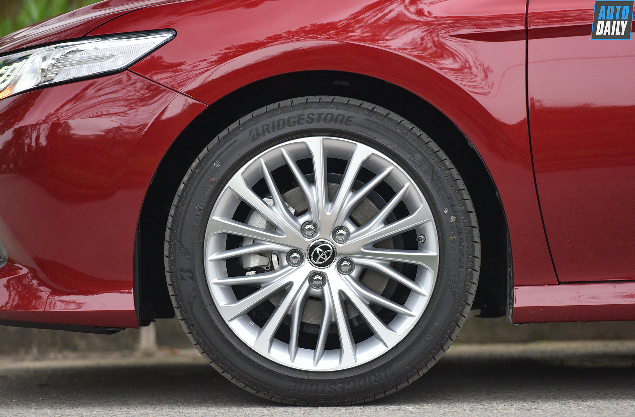 Ảnh chi tiết Toyota Camry 2019 tại Việt Nam toyota-camry-201969-copy.jpg