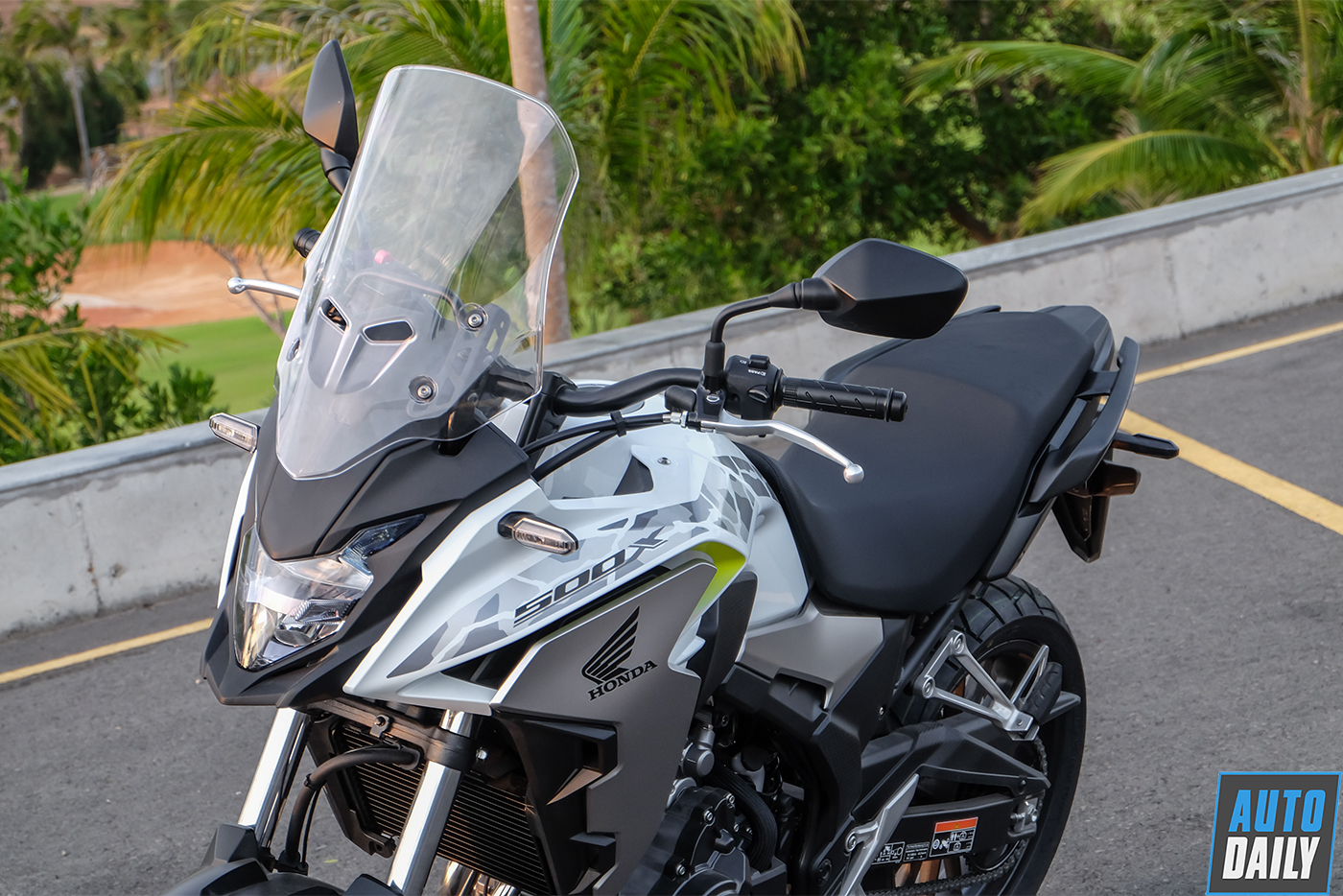 Choose Honda CB500X 2019 or Kawasaki Versys X300 2018? honda-cb500x-2019-4.jpg