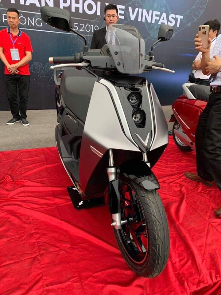 VinFast sắp ra mắt xe máy điện dành cho nam đấu Honda SH?