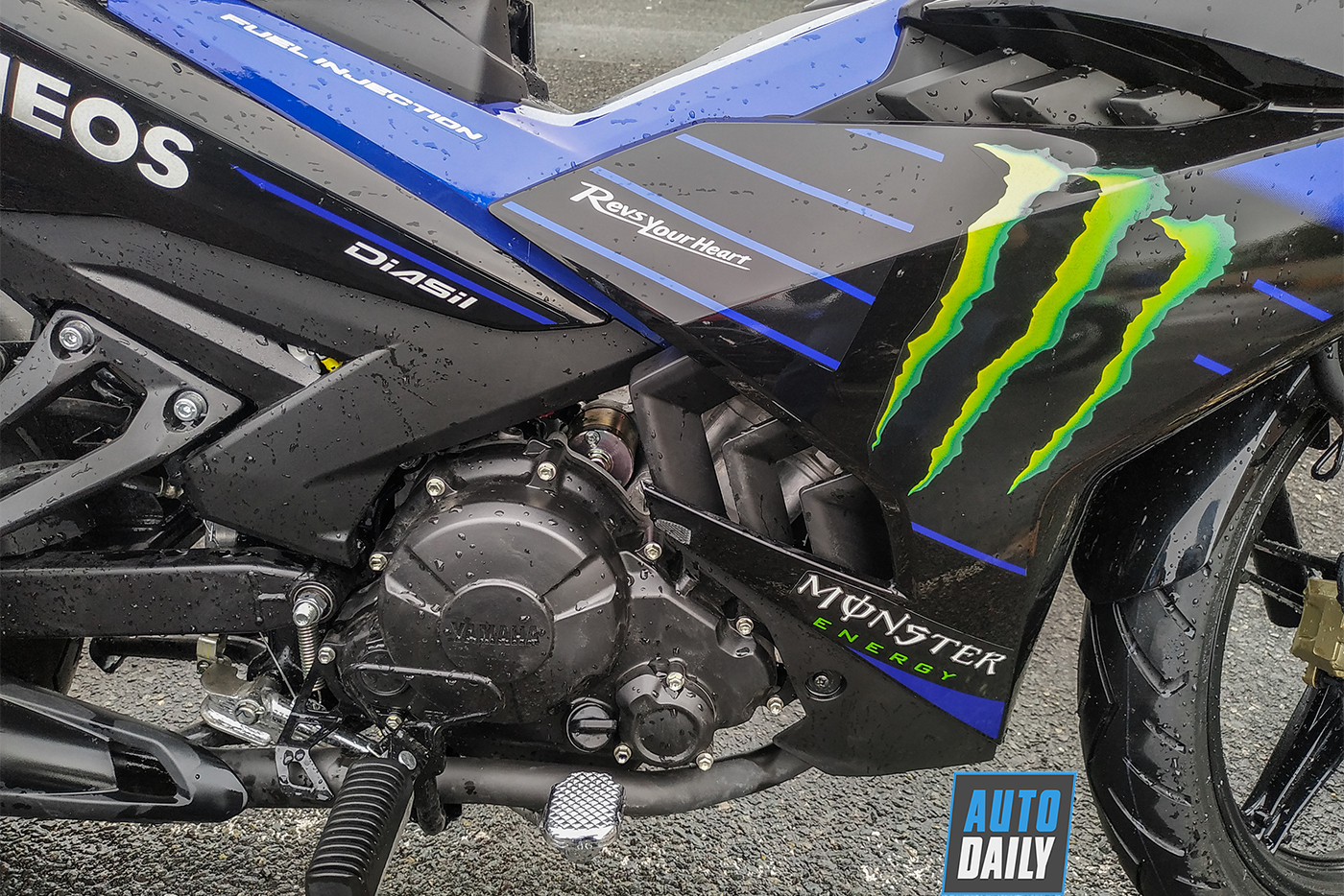 Cận cảnh Yamaha Exciter 150 2019 Monster Energy giá 49 triệu đồng