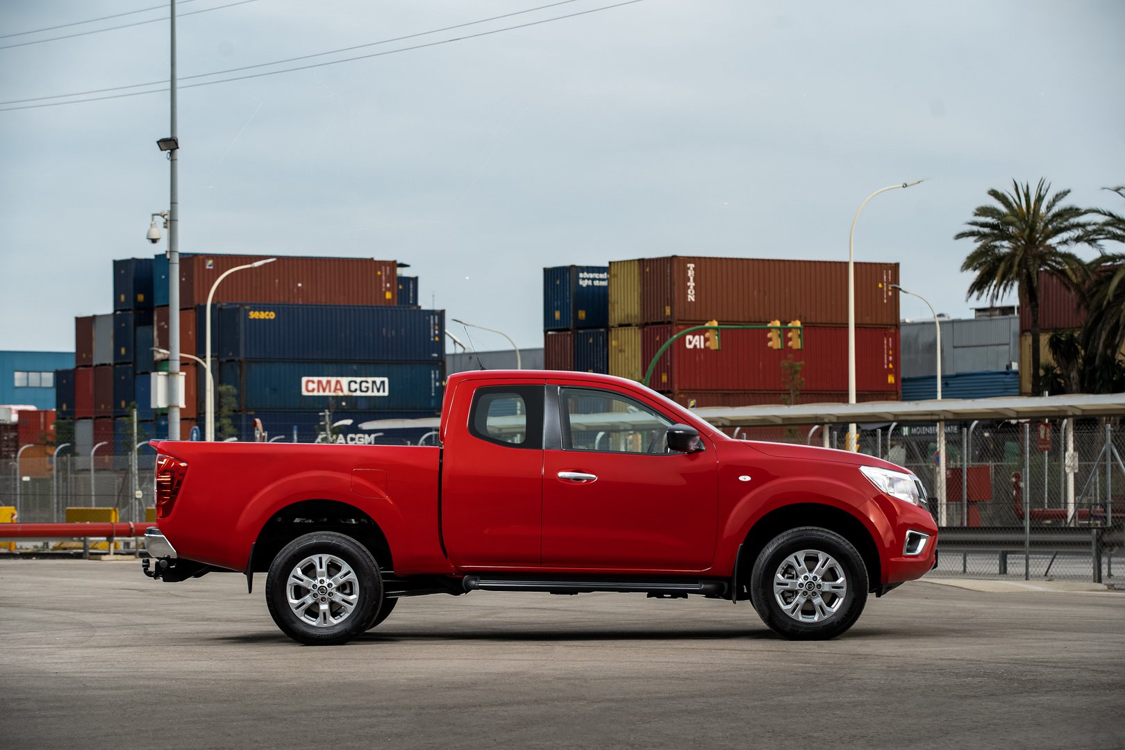 2020-nissan-navara-2.jpg