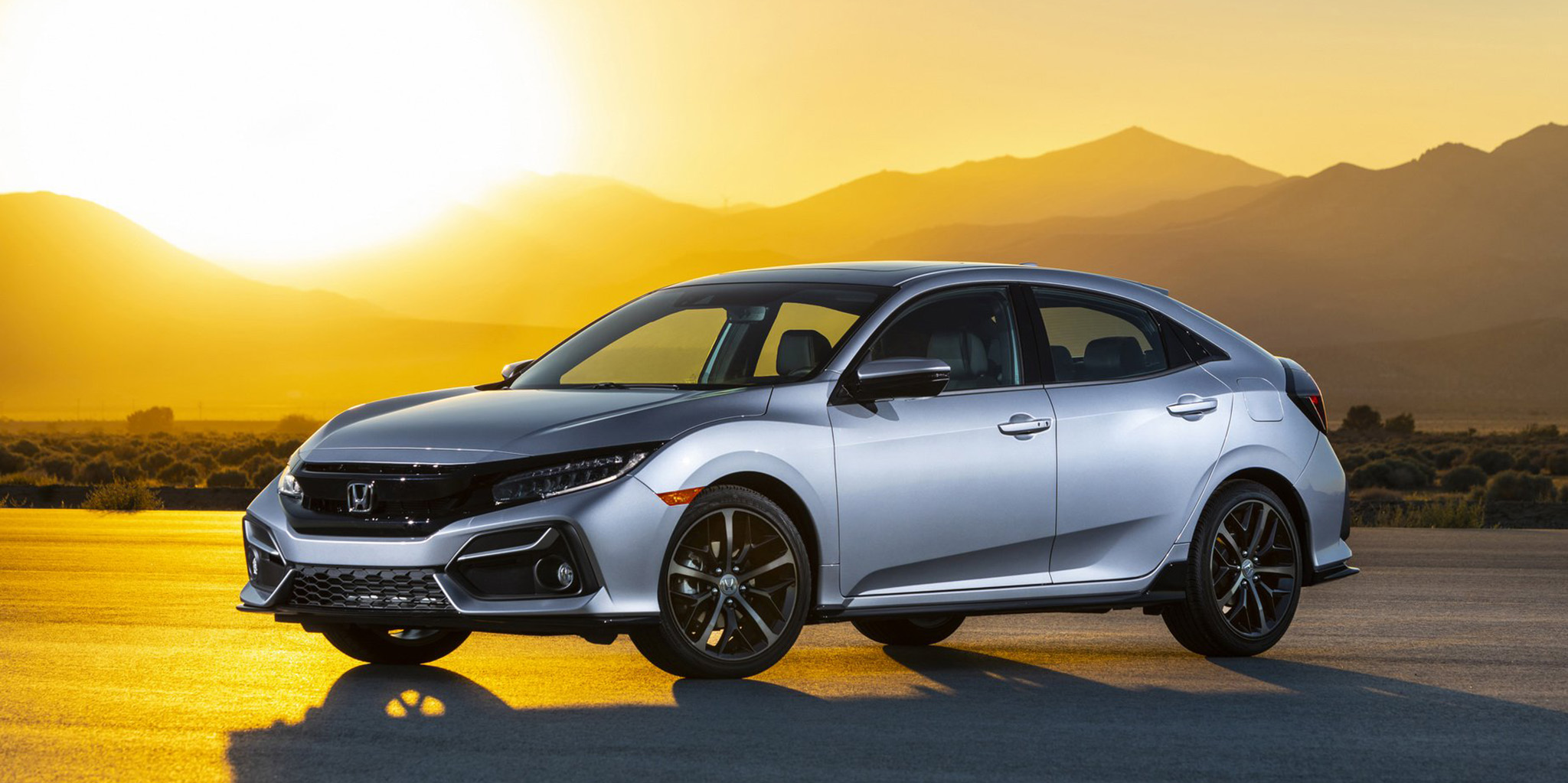 Honda Civic Hatchback 2020 được nâng cấp nhẹ, tăng giá bán