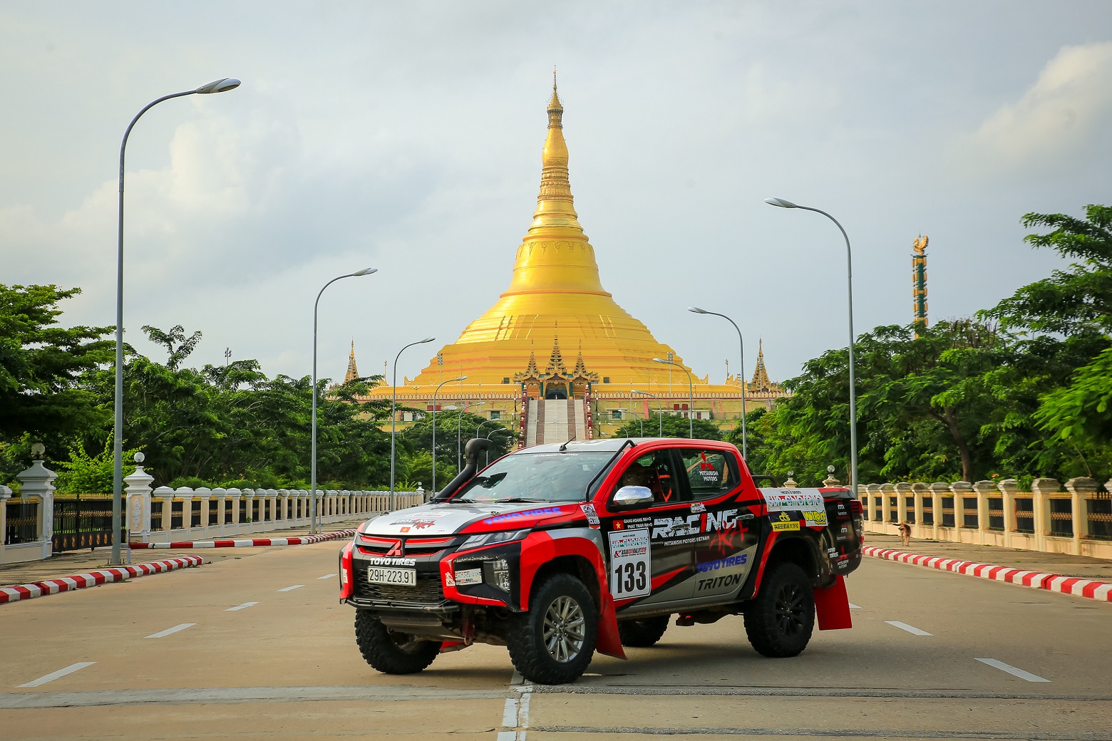 Đội đua Việt đạt thành tích ấn tượng tại giải Rally xuyên châu Á
