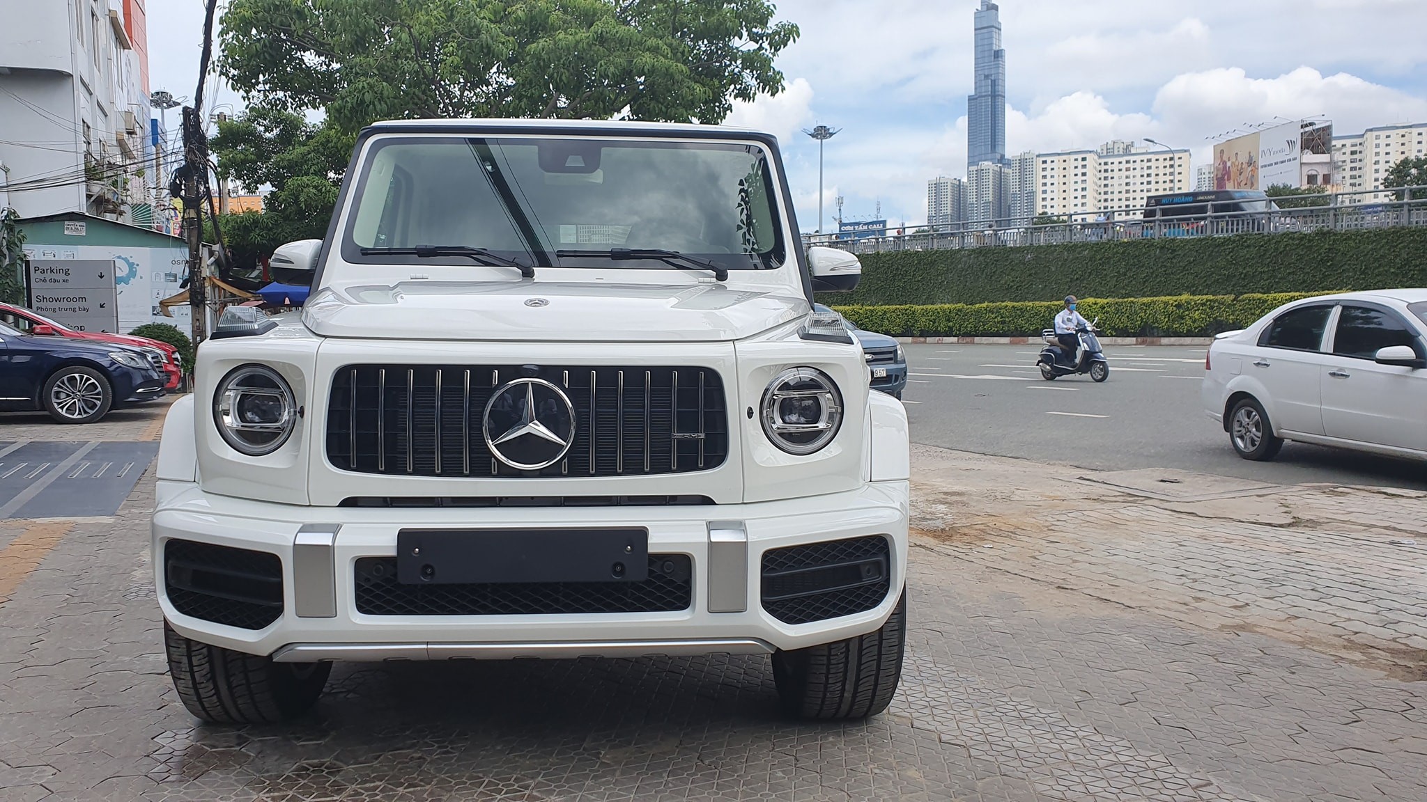 Mercedes-AMG G63 2019 chính hãng giá 10,6 tỷ về Việt Nam