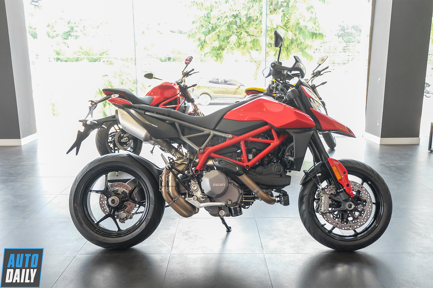 Ducati Hypermotard 939 giá 450 triệu tại Việt Nam dành cho dân phượt   Danhgiaxe
