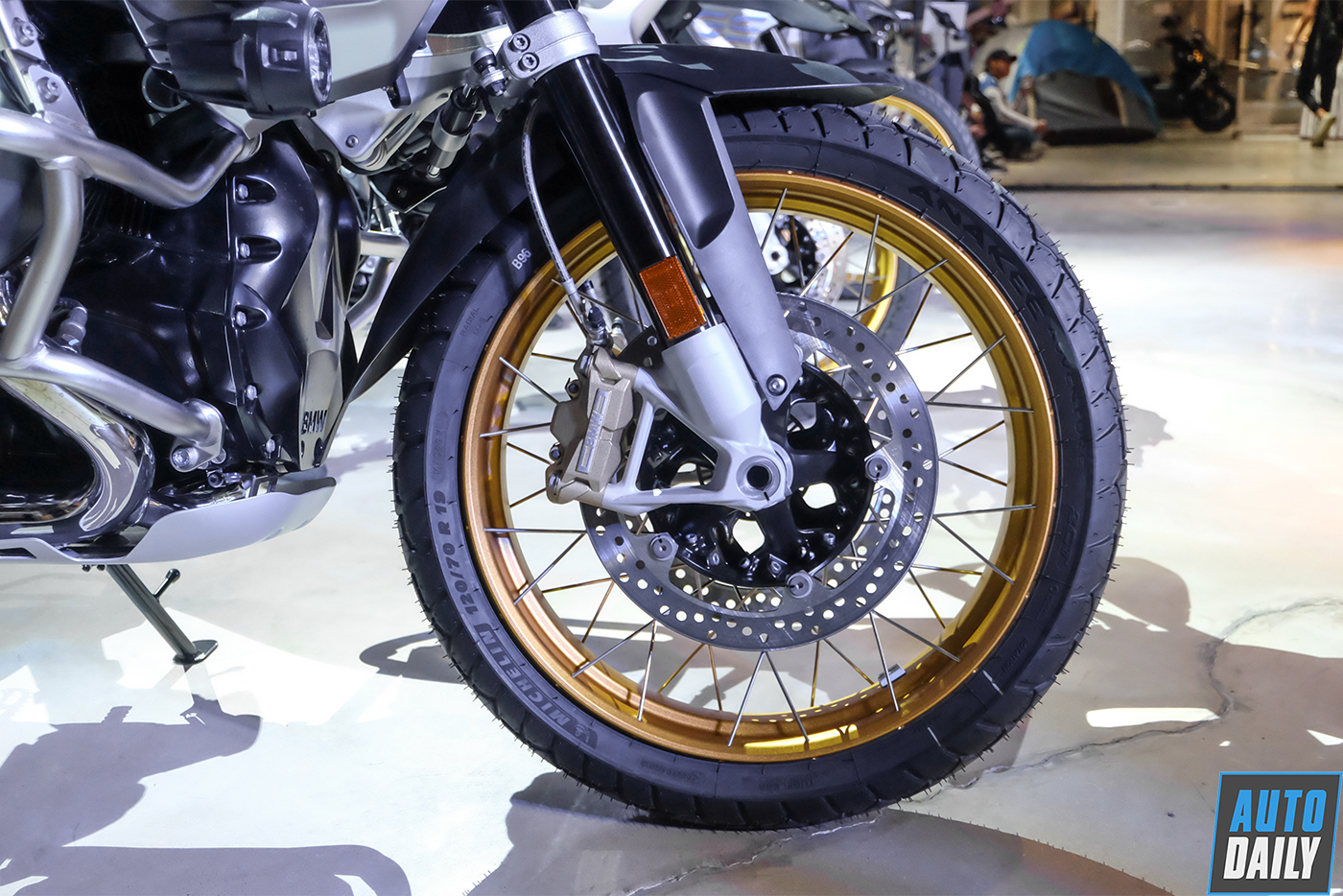 Chọn BMW R1250 GSA 2019 hay Ducati Multistrada 1260 Enduro 2019? bmw-motorrad-r-1250-gsa-2019-45.jpg