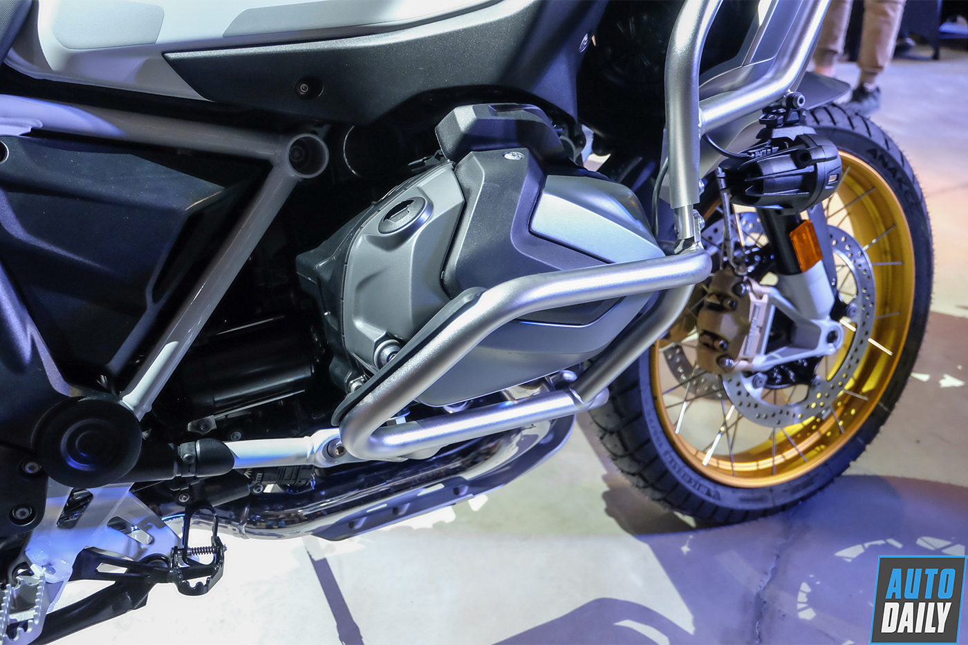 Chọn BMW R1250 GSA 2019 hay Ducati Multistrada 1260 Enduro 2019? bmw-motorrad-r-1250-gsa-2019-56.jpg