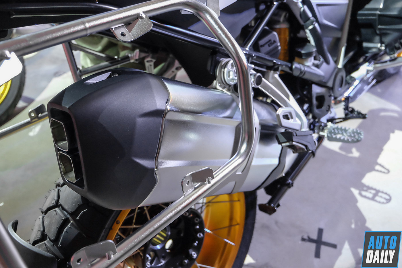 Chọn BMW R1250 GSA 2019 hay Ducati Multistrada 1260 Enduro 2019? bmw-motorrad-r-1250-gsa-2019-58.jpg