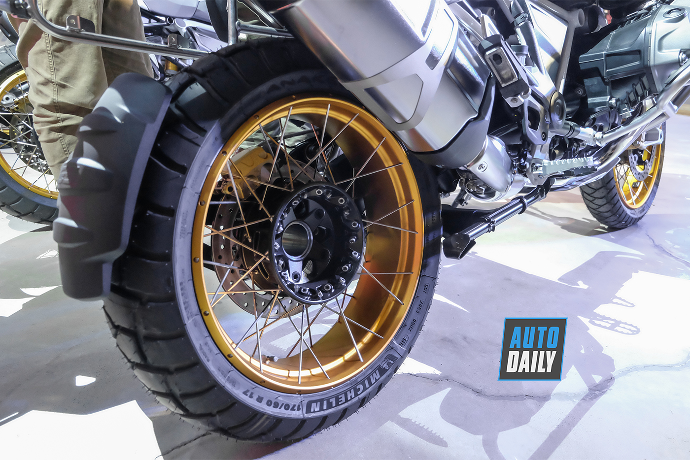 Chọn BMW R1250 GSA 2019 hay Ducati Multistrada 1260 Enduro 2019? bmw-motorrad-r-1250-gsa-2019-59.jpg