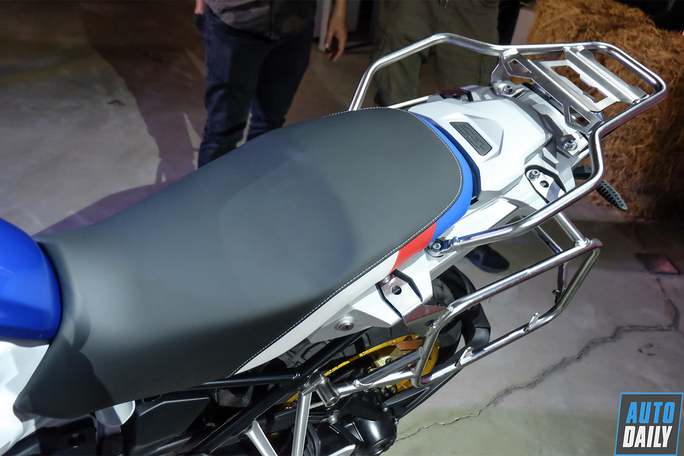 Chọn BMW R1250 GSA 2019 hay Ducati Multistrada 1260 Enduro 2019? bmw-motorrad-r-1250-gsa-2019-72.jpg