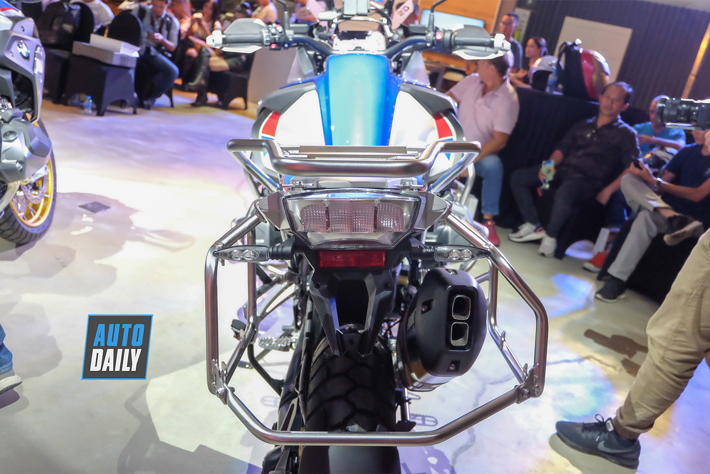 So sánh BMW R1250 GSA 2019 với phiên bản tiền nhiệm bmw-motorrad-r-1250-gsa-2019-41.jpg