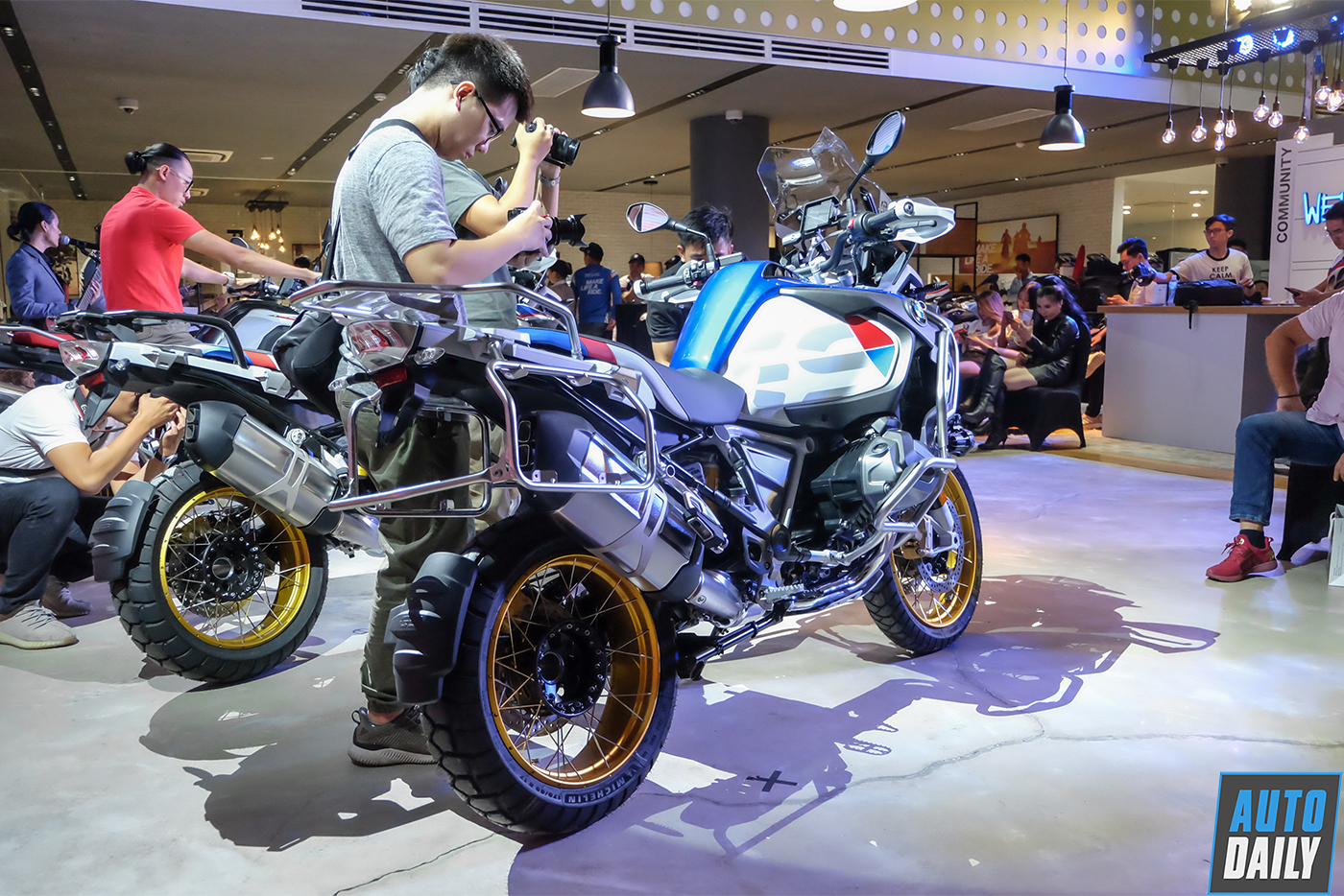 So sánh BMW R1250 GSA 2019 với phiên bản tiền nhiệm bmw-motorrad-r-1250-gsa-2019-60.jpg