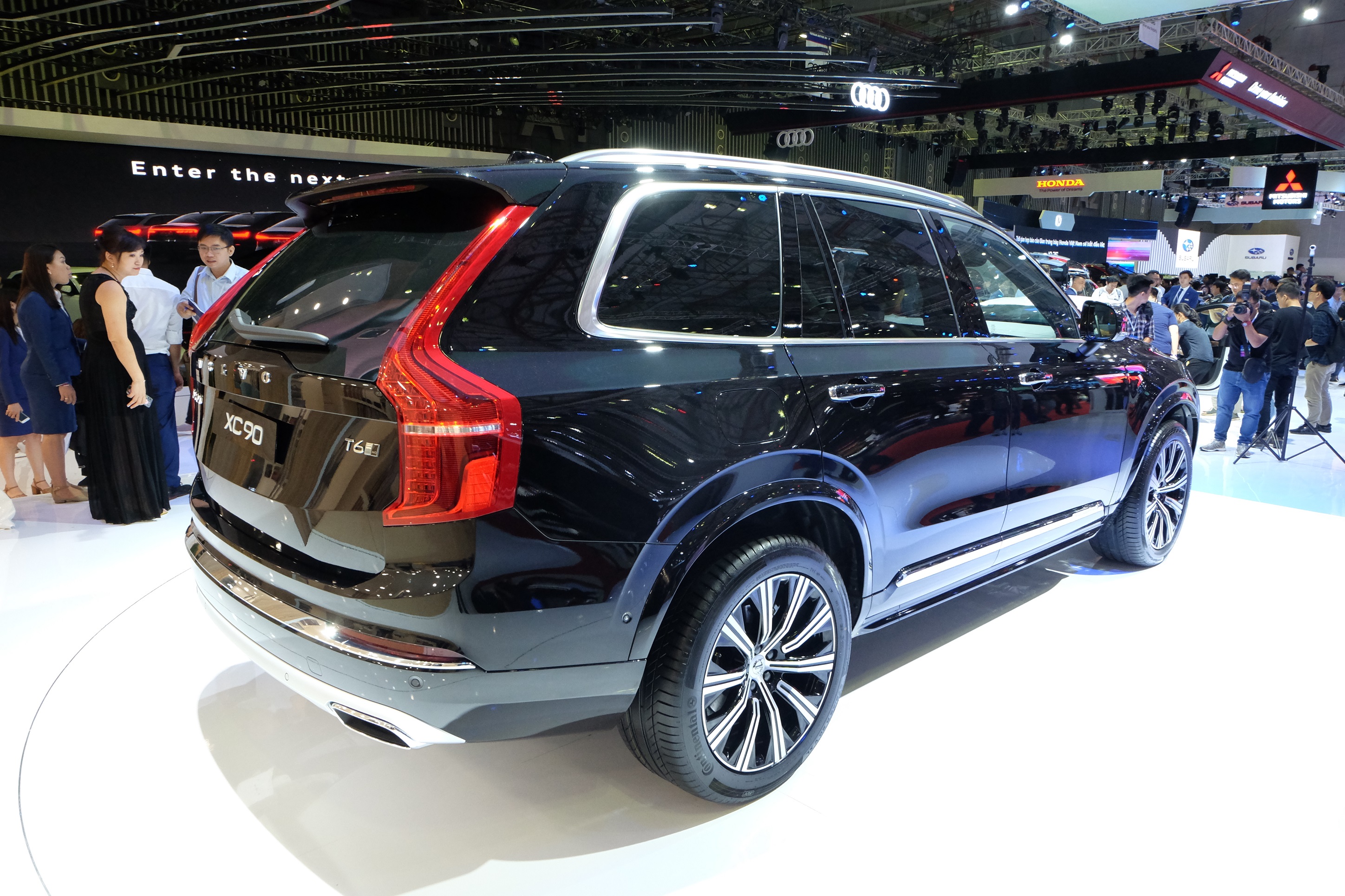 Hơn 4 tỷ đồng, chọn Volvo XC90 hay Mercedes-Benz GLE 450? volvo-xc90-3.JPG