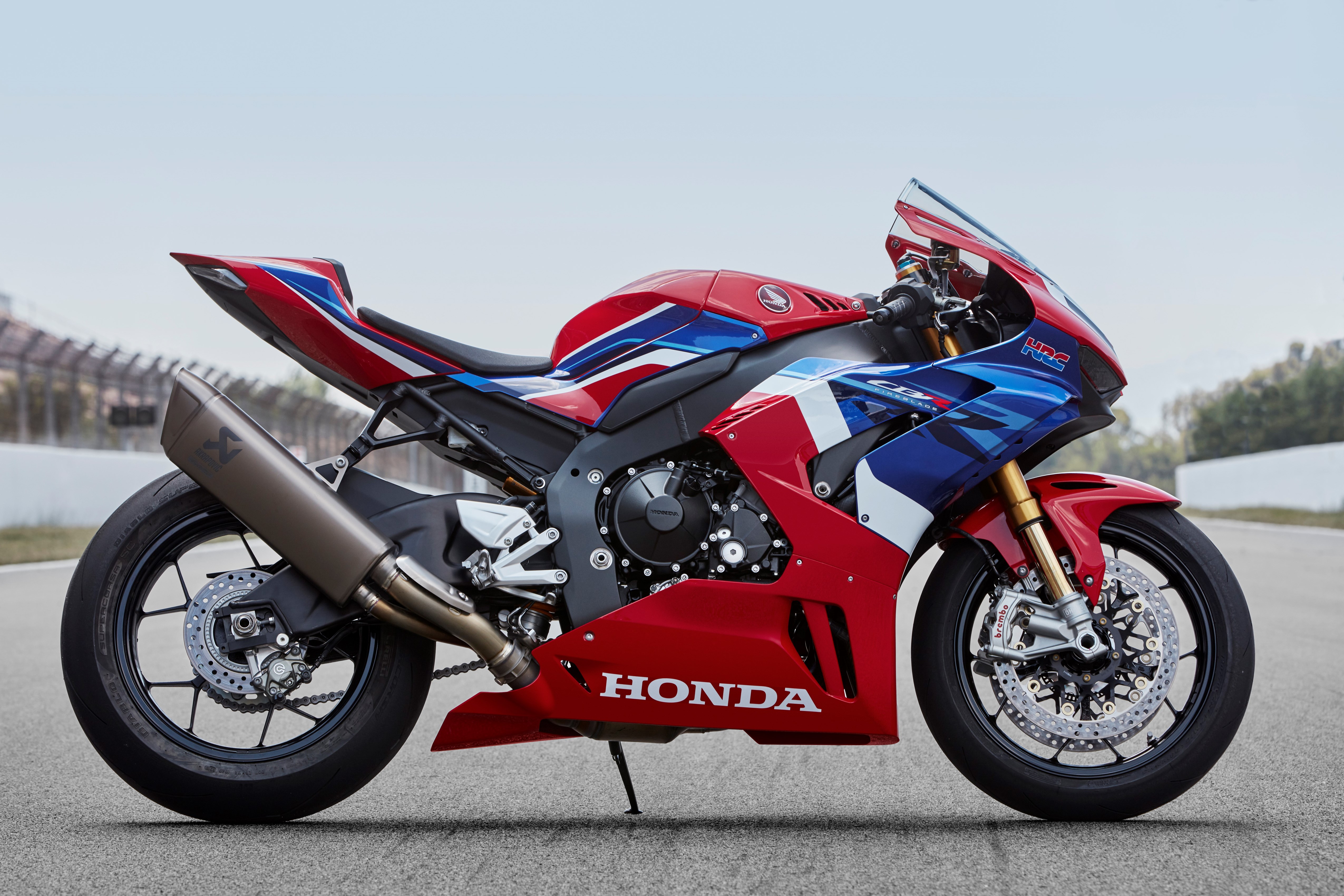 Honda CBR150R 2021 CÓ CẠNH TRANH ĐƯỢC VỚI YAMAHA R15V3  Tin tức iMotorbike