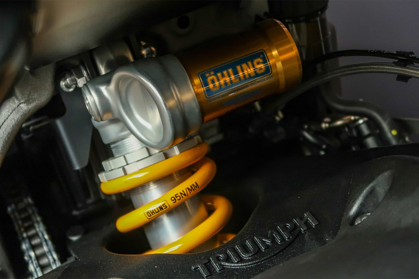 “Soi” Triumph Street Triple 765RS 2020 có giá hơn 16.400 USD tại ĐNÁ triumph-street-trile-765rs-2020-5.jpg