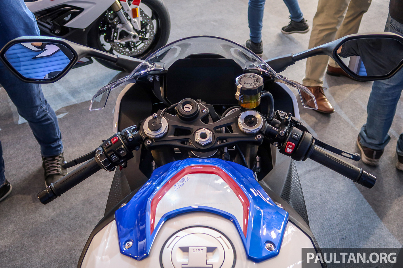 BMW S1000RR 2020 ngầu hơn với gói độ M Sport, giá từ 33.500 USD bmw-s1000rr-2019-30.jpg