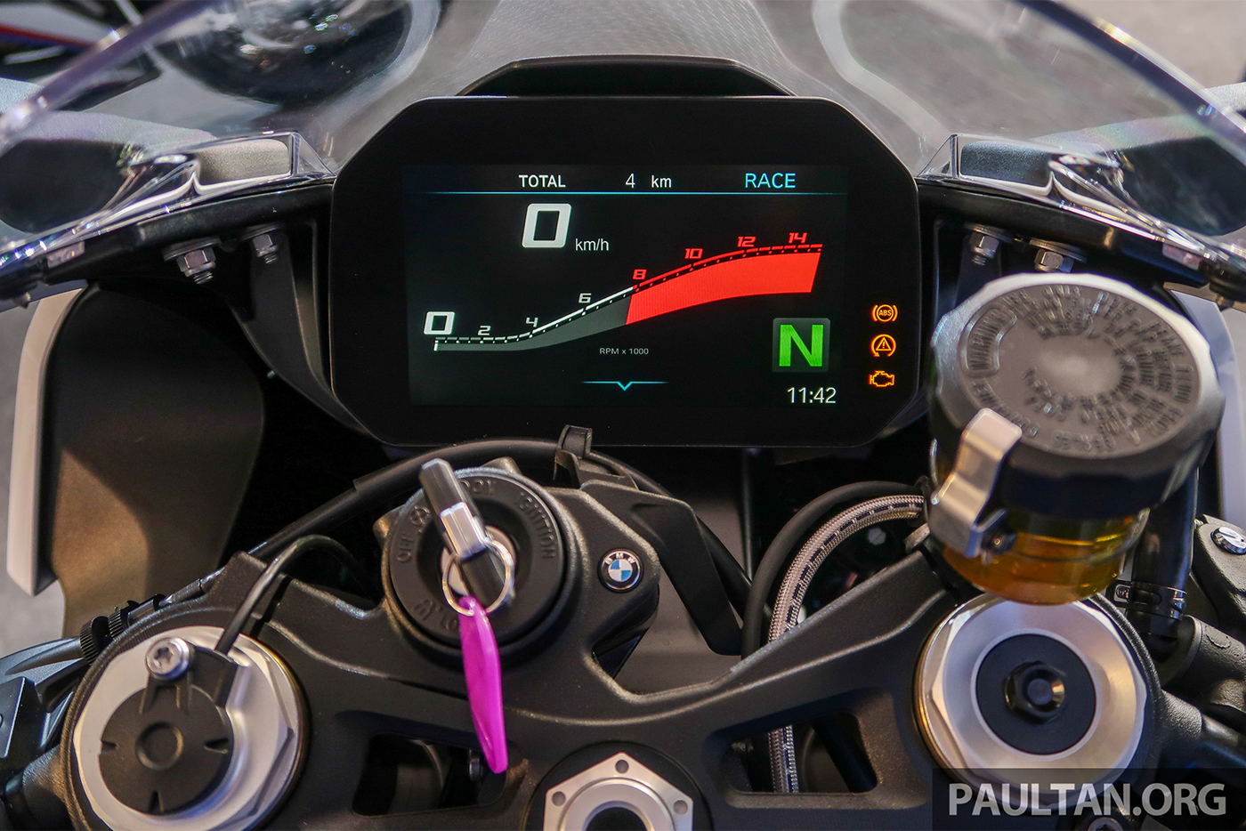 BMW S1000RR 2020 ngầu hơn với gói độ M Sport, giá từ 33.500 USD bmw-s1000rr-2019-34.jpg