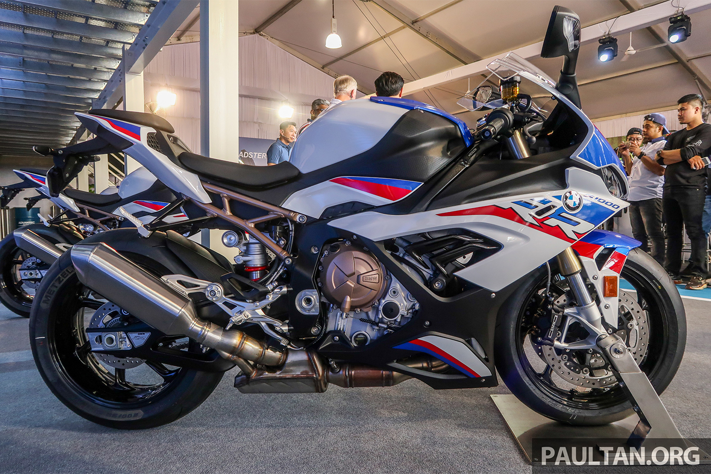 BMW S1000RR 2020 ngầu hơn với gói độ M Sport, giá từ 33.500 USD bmw-s1000rr-2019-7.jpg