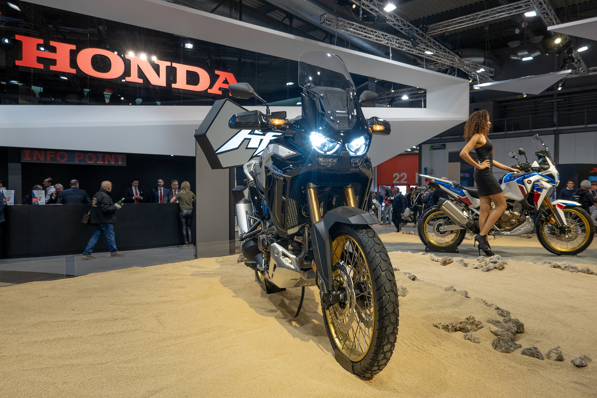 Dàn xe “khủng” của Honda đổ bộ triển lãm EICMA 2019 honda-at-eicma-2019-016.jpg