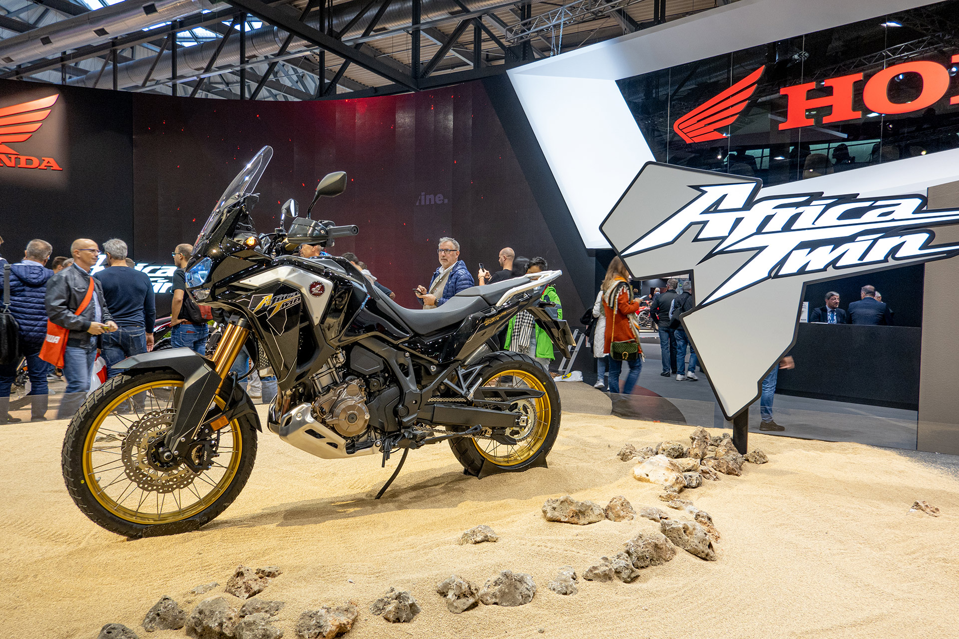 Dàn xe “khủng” của Honda đổ bộ triển lãm EICMA 2019 honda-at-eicma-2019-017.jpg