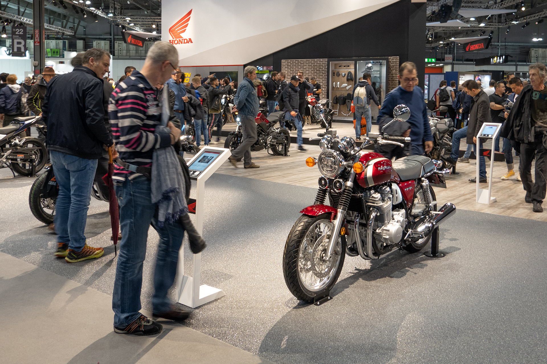Dàn xe “khủng” của Honda đổ bộ triển lãm EICMA 2019 honda-at-eicma-2019-033.jpg