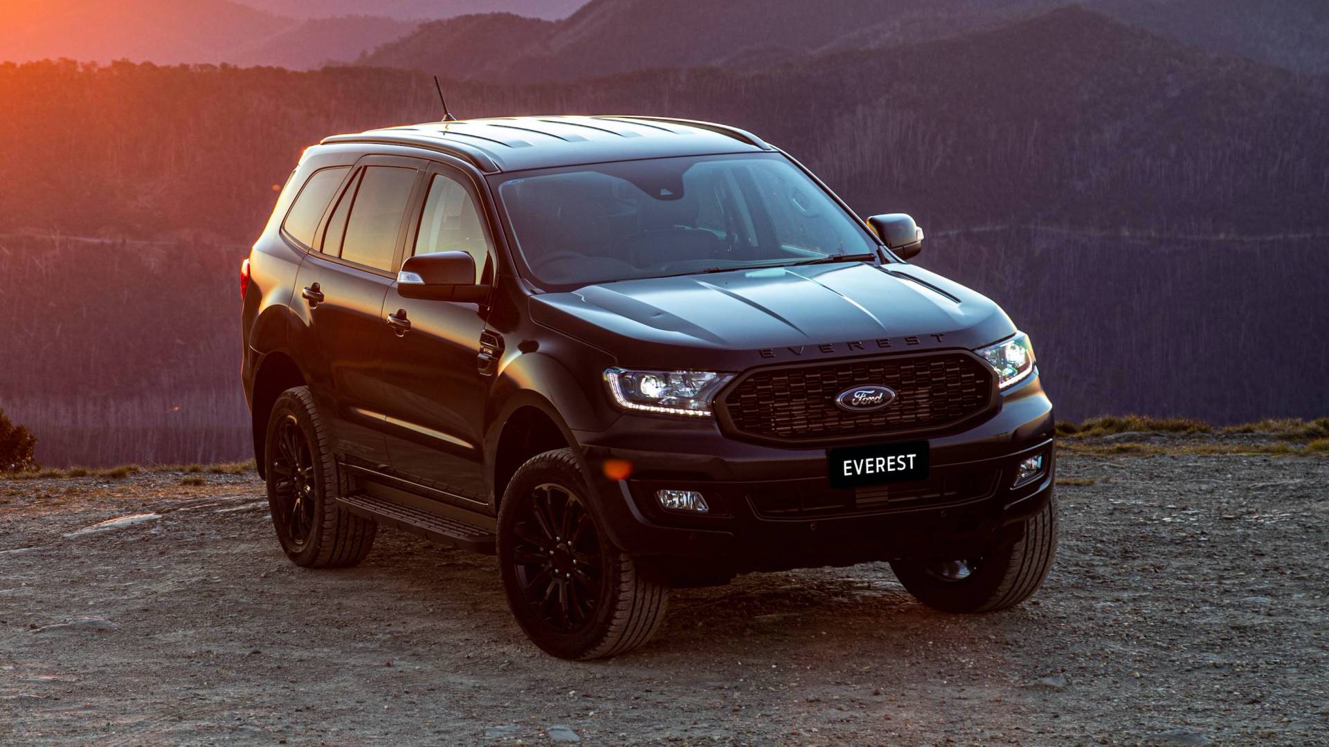 Ford Everest Sport 2020 ra mắt với diện mạo ngầu hơn