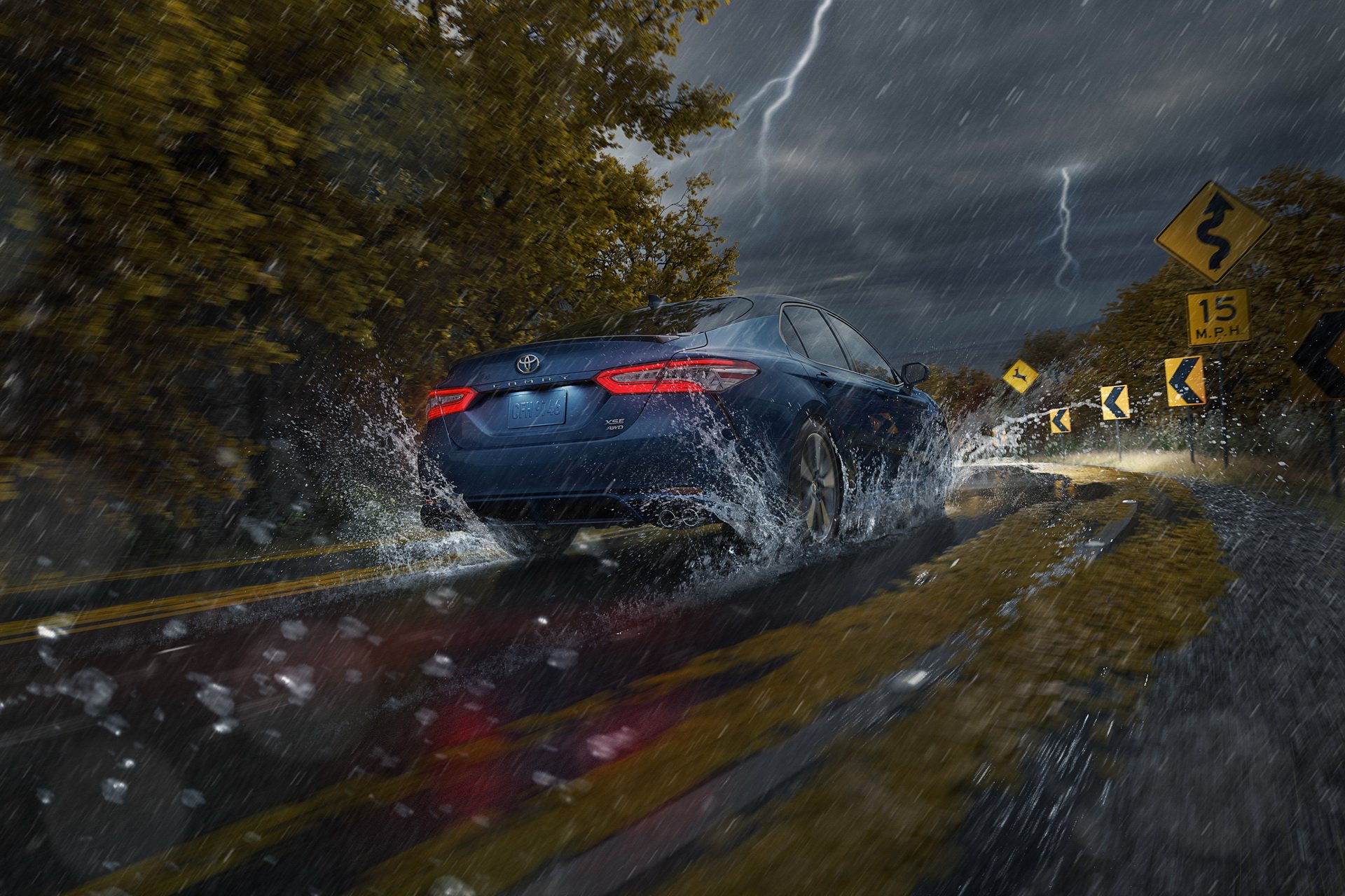 Toyota Camry 2020 được trang bị hệ dẫn động 4 bánh AWD 2020-toyota-camry-awd-exterior-03.jpg