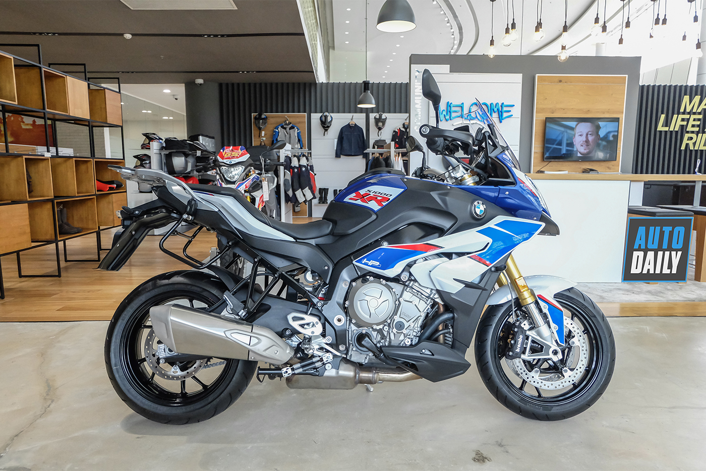 Chọn BMW S1000XR 2019 hay Ducati Multistrada 1260 Enduro 2019? bmw-s1000-xr-2019-33.jpg