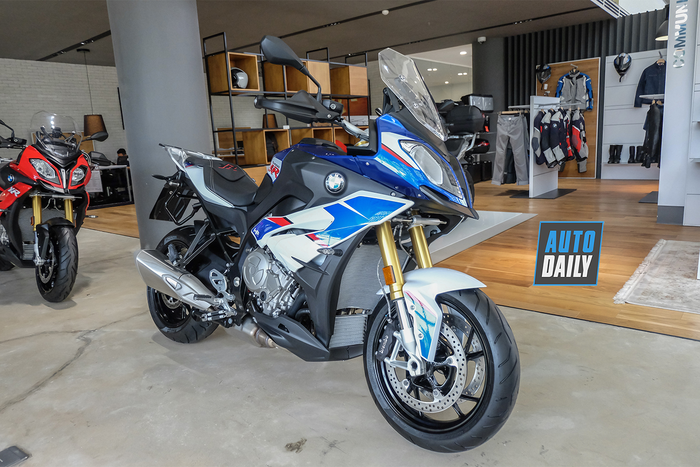 Chọn BMW S1000XR 2019 hay Ducati Multistrada 1260 Enduro 2019? bmw-s1000-xr-2019-35.jpg