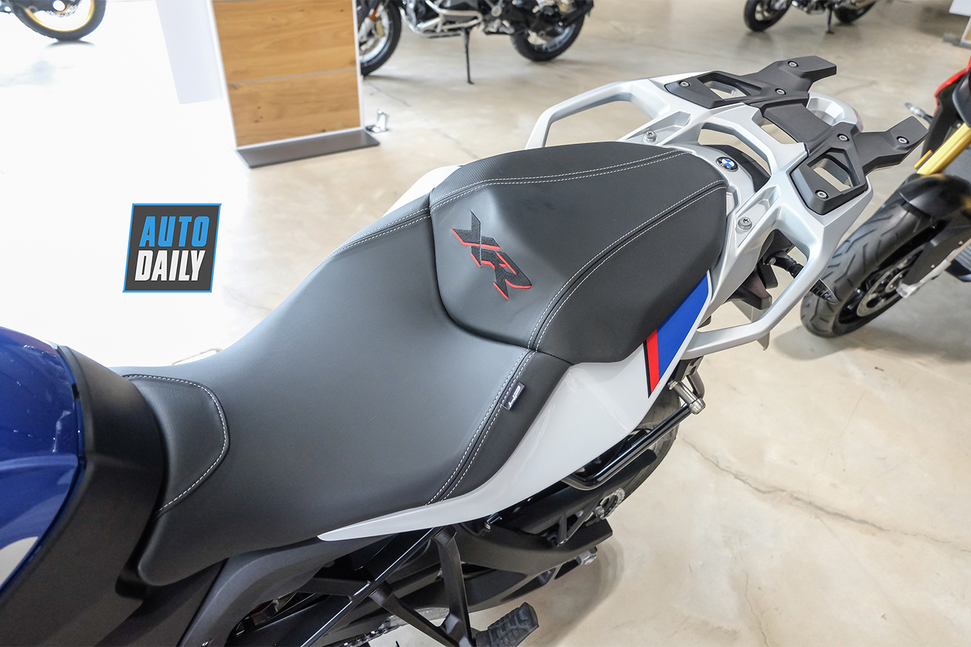 Chọn BMW S1000XR 2019 hay Ducati Multistrada 1260 Enduro 2019? bmw-s1000-xr-2019-48.jpg