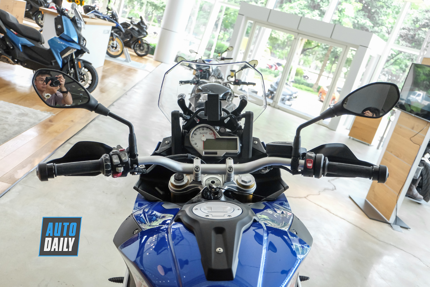 Chọn BMW S1000XR 2019 hay Ducati Multistrada 1260 Enduro 2019? bmw-s1000-xr-2019-55.jpg