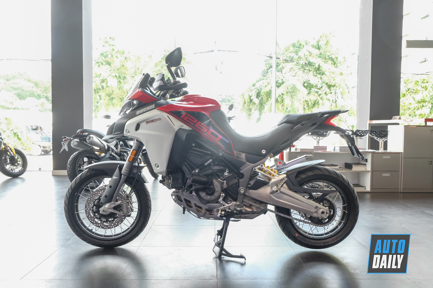 multistrada 1260 vs s1000xr