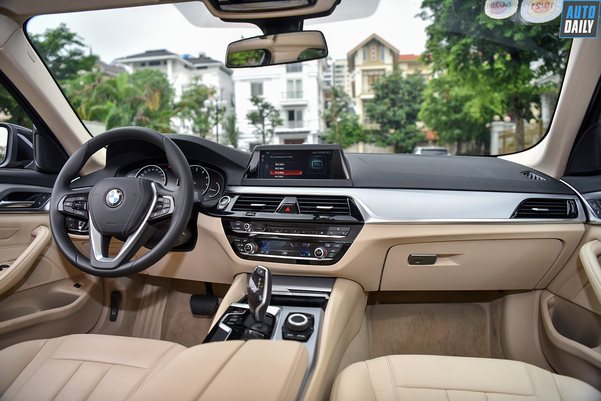 BMW 520i - Chiếc xe đáp ứng hoàn hảo những nhu cầu của doanh nhân bmw-520i-autodaily-030.jpg