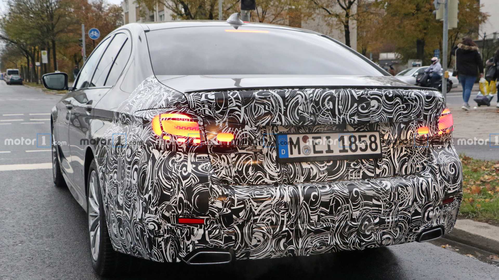 BMW 5 Series M Sport 2021 lộ diện trên đường chạy thử bmw-5-series-m-sport-facelift-spy-photo-4.jpg