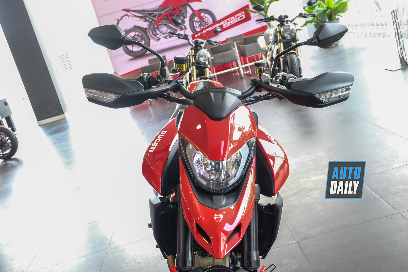 400 triệu, chọn Ducati Hypermotard 950 2019 hay Triumph Tiger 800 XRT 2019? ducati-hypermotard-950-2019-62.jpg