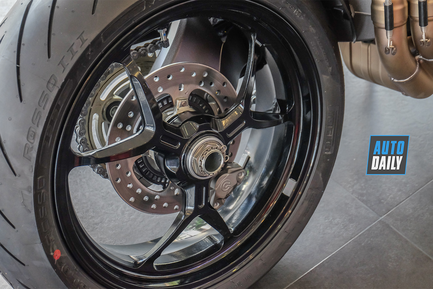 400 triệu, chọn Ducati Hypermotard 950 2019 hay Triumph Tiger 800 XRT 2019? ducati-hypermotard-950-2019-80.jpg