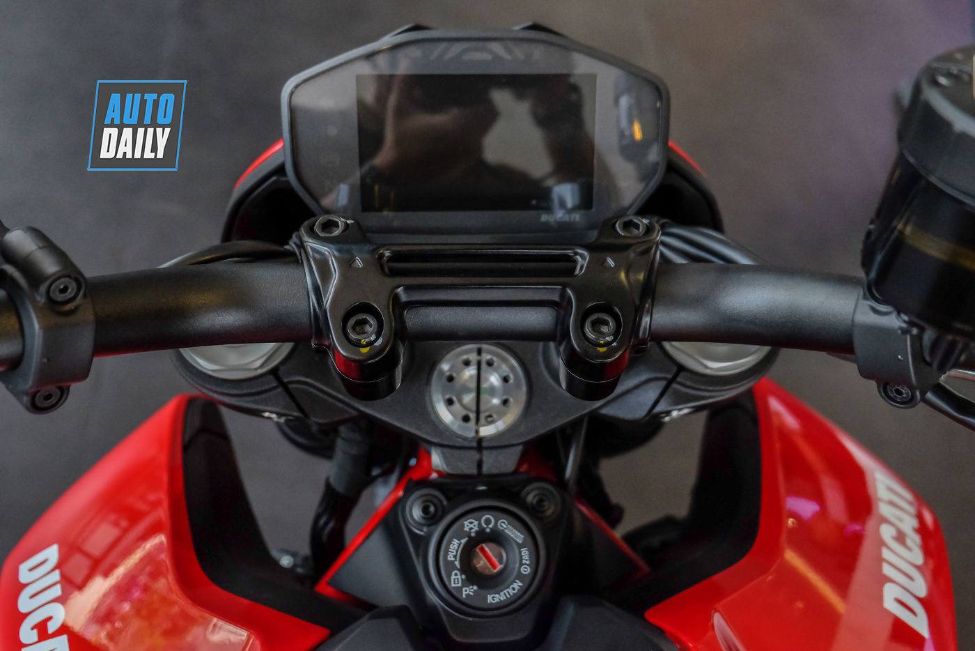 400 triệu, chọn Ducati Hypermotard 950 2019 hay Triumph Tiger 800 XRT 2019? ducati-hypermotard-950-2019-94.jpg