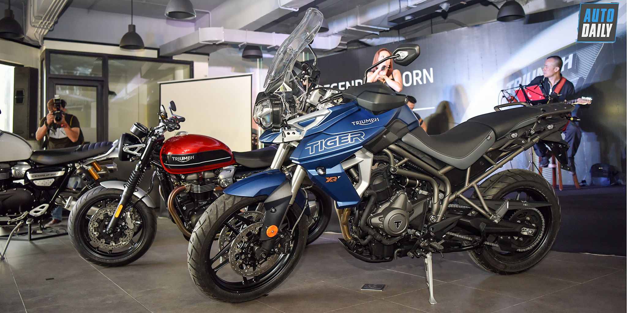 400 triệu, chọn Ducati Hypermotard 950 2019 hay Triumph Tiger 800 XRT 2019? triumph-tiger-800-xrt-2019-11.jpg